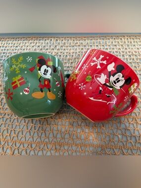 Disney’s Mickey & Minnie Classic Christmas Mugs (Set of 2), Winter Wonderland